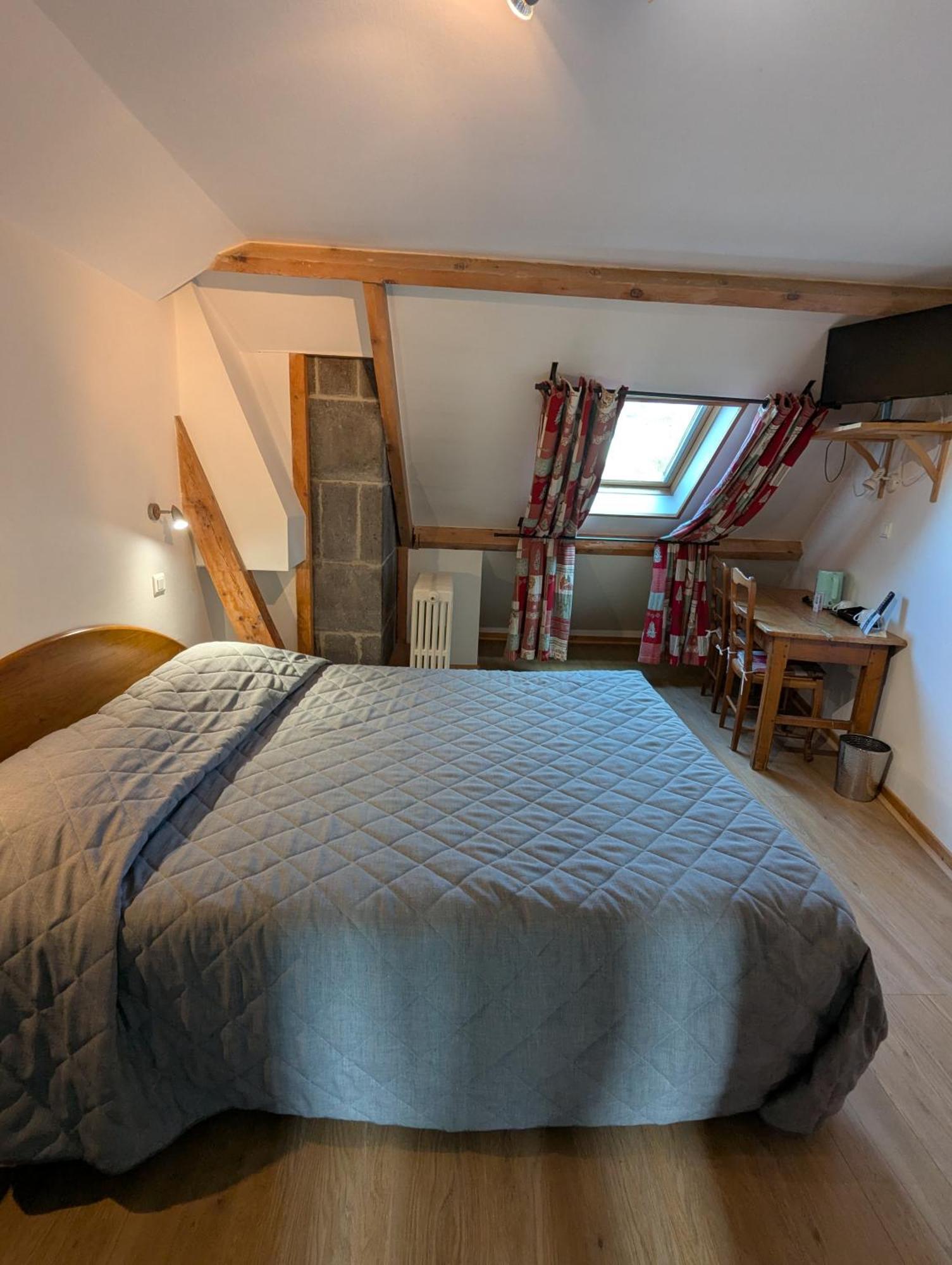 Logis Hotel Regina La Bourboule Exterior photo